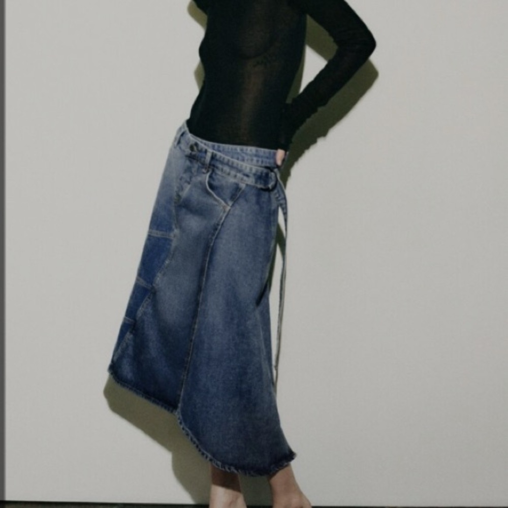 Brand new with tags, this is a Zara Hybrid Denim Skirt in size Medium.